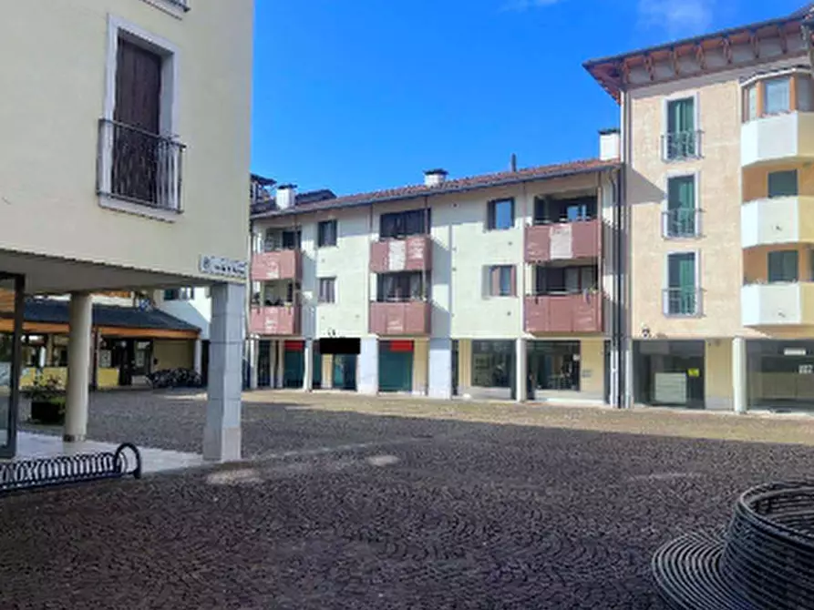Immagine 3 di Negozio in vendita  in Piazza Nicolò di Maniago a Maniago