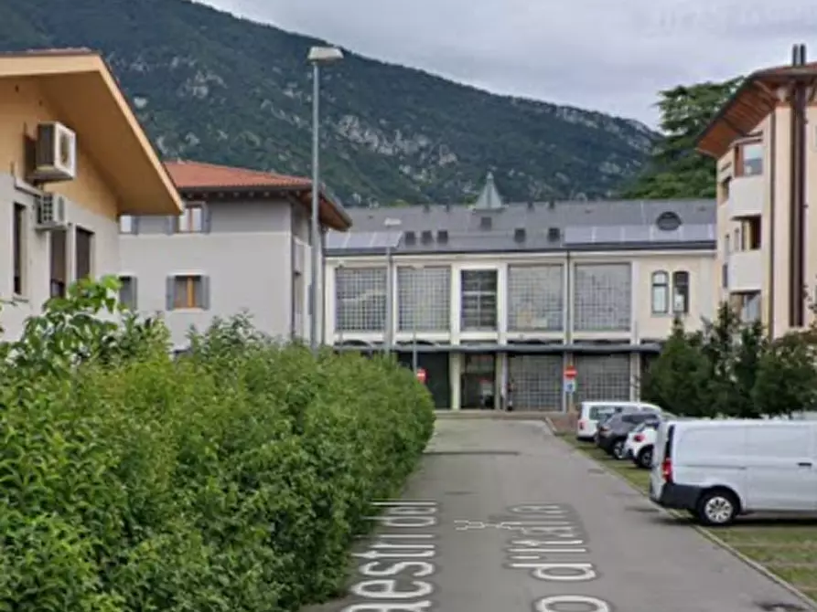 Immagine 5 di Negozio in vendita  in Piazza Nicolò di Maniago a Maniago
