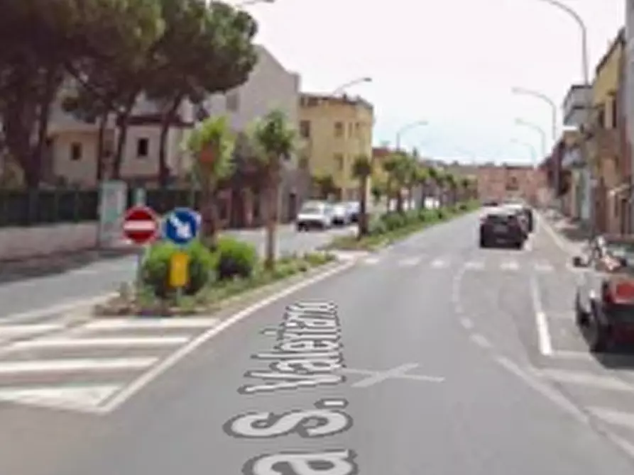 Immagine 6 di Laboratorio in vendita  in Via S. Valeriano a Monserrato