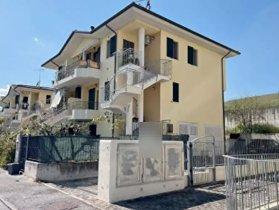 Immagine 2 di Appartamento in vendita  in Via F.lli Rosselli a Tavullia