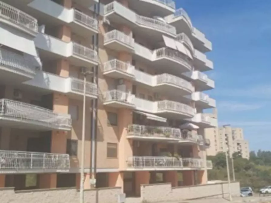 Immagine 1 di Appartamento in vendita  in Via Pino Romualdi a Pomezia