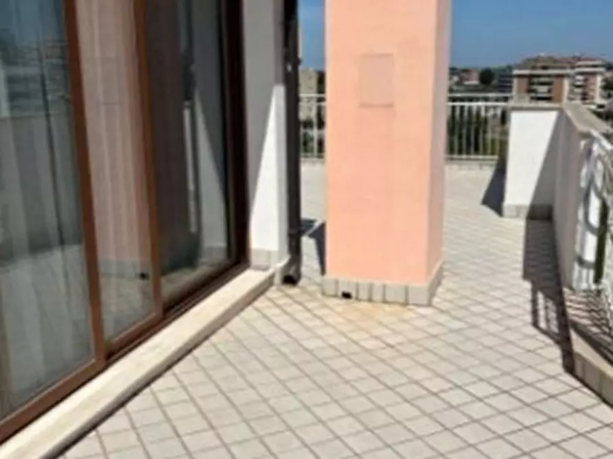 Immagine 9 di Appartamento in vendita  in Via Pino Romualdi a Pomezia