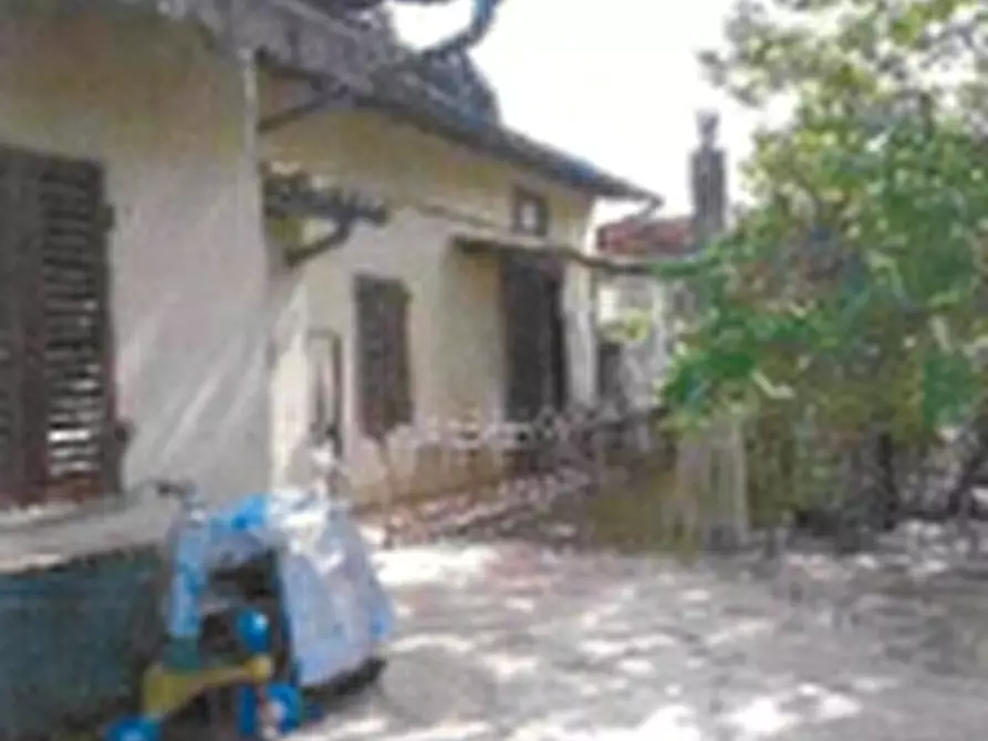 Immagine 9 di Appartamento in vendita  in via Montello a Campi Bisenzio