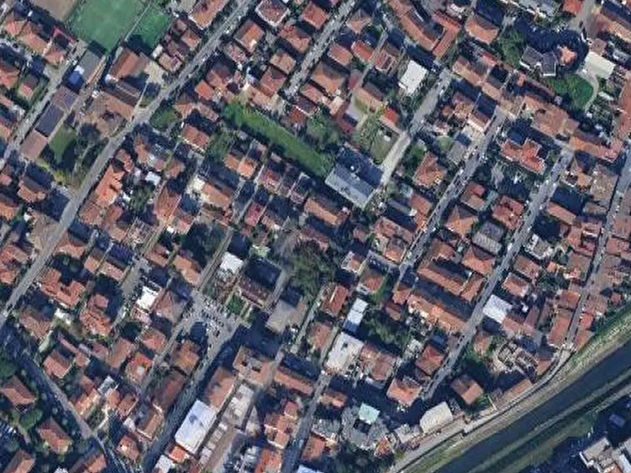 Immagine 15 di Appartamento in vendita  in via Montello a Campi Bisenzio