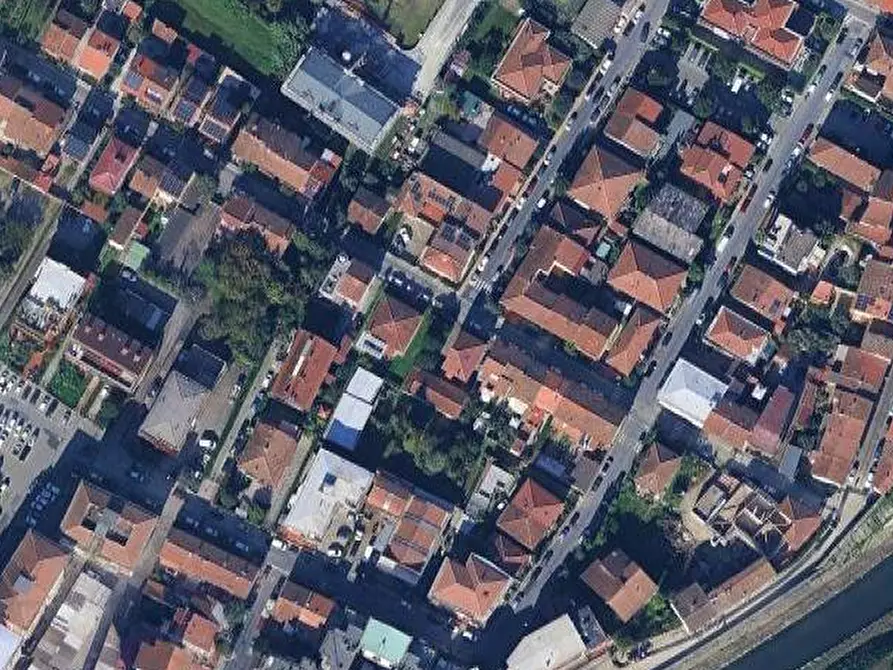 Immagine 17 di Appartamento in vendita  in via Montello a Campi Bisenzio