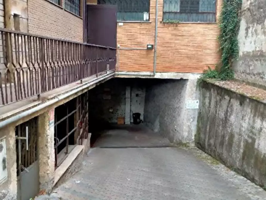 Immagine 1 di Magazzino in vendita  in Via Frascati a Colonna