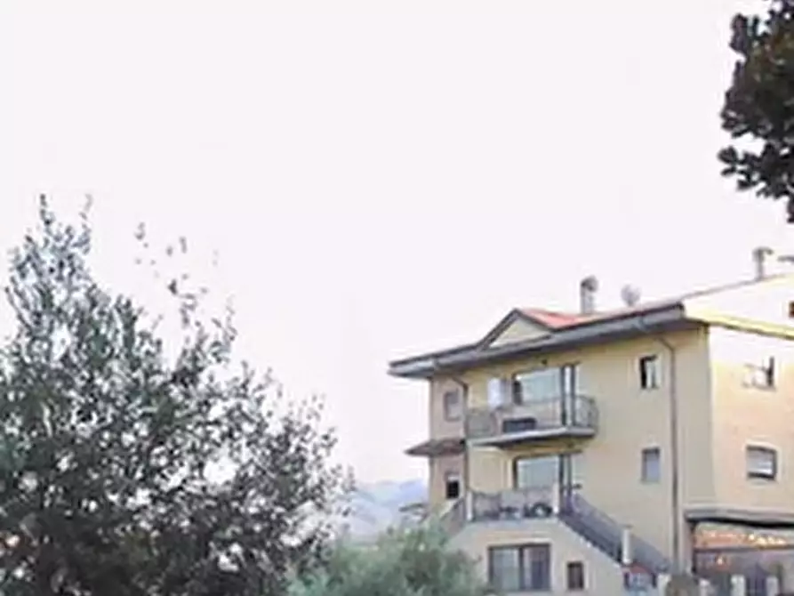 Immagine 3 di Magazzino in vendita  in Via Frascati a Colonna