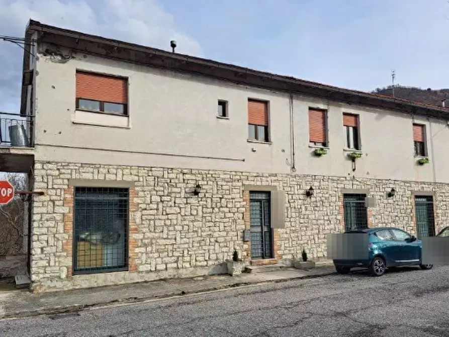 Immagine 3 di Stabile in vendita  in Via Monte Catria  a Frontone
