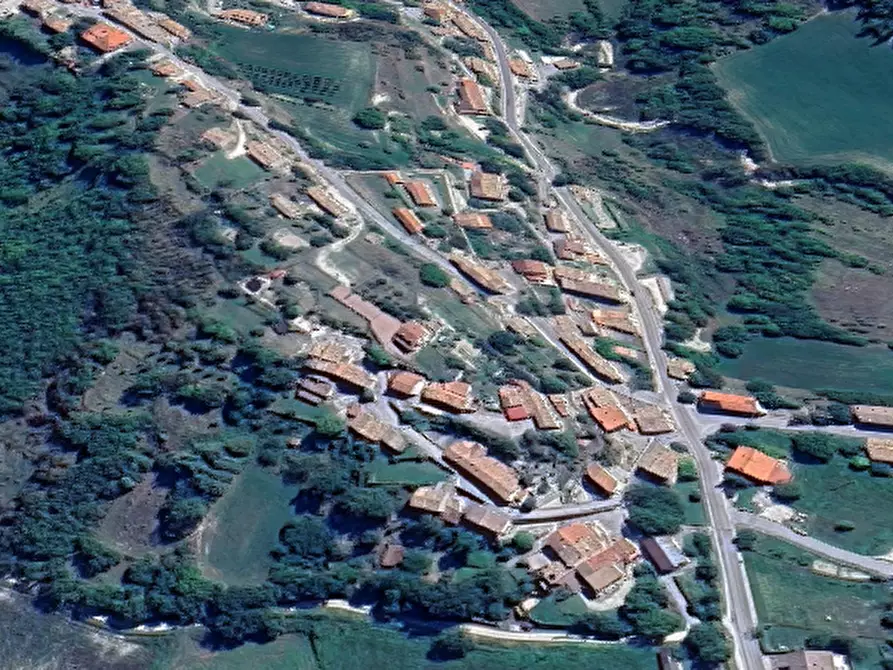 Immagine 25 di Stabile in vendita  in Via Monte Catria  a Frontone