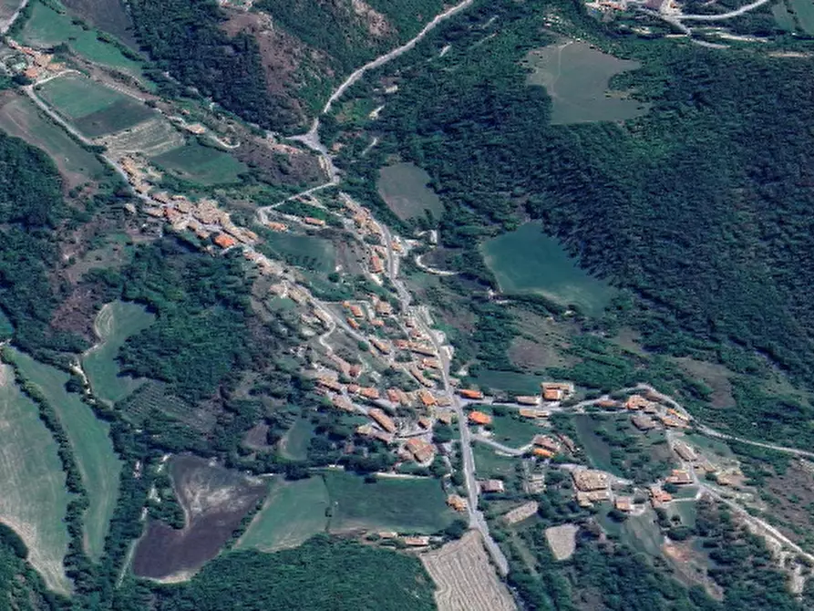 Immagine 27 di Stabile in vendita  in Via Monte Catria  a Frontone