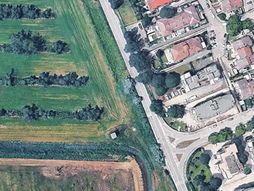 Immagine 12 di Posto auto in vendita  in Viale Leonardo da Vinci a Ravenna