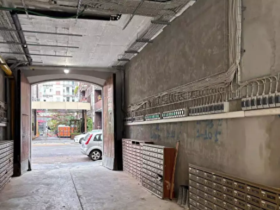 Immagine 2 di Magazzino in vendita  in V.le Bligny  a Milano