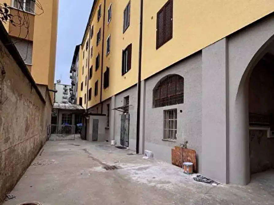 Immagine 7 di Magazzino in vendita  in V.le Bligny  a Milano