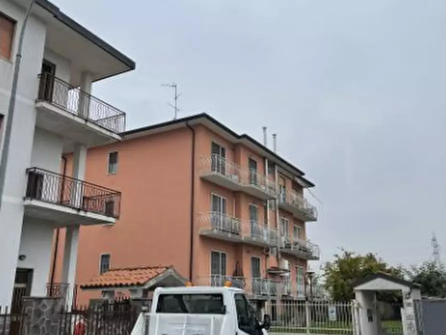 Immagine 1 di Appartamento in vendita  in Via Privata Nerviano a Pogliano Milanese