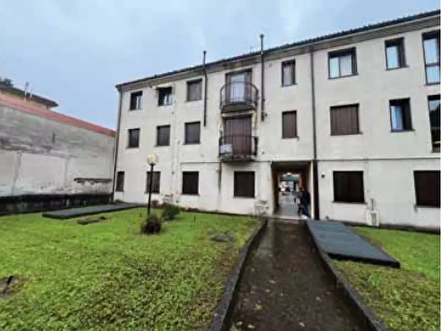 Immagine 5 di Appartamento in vendita  in Via Umberto I a Pessano Con Bornago