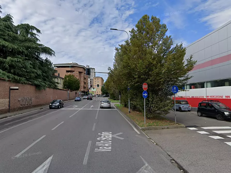 Immagine 8 di Negozio in vendita  in Via allo Stadio a Seregno