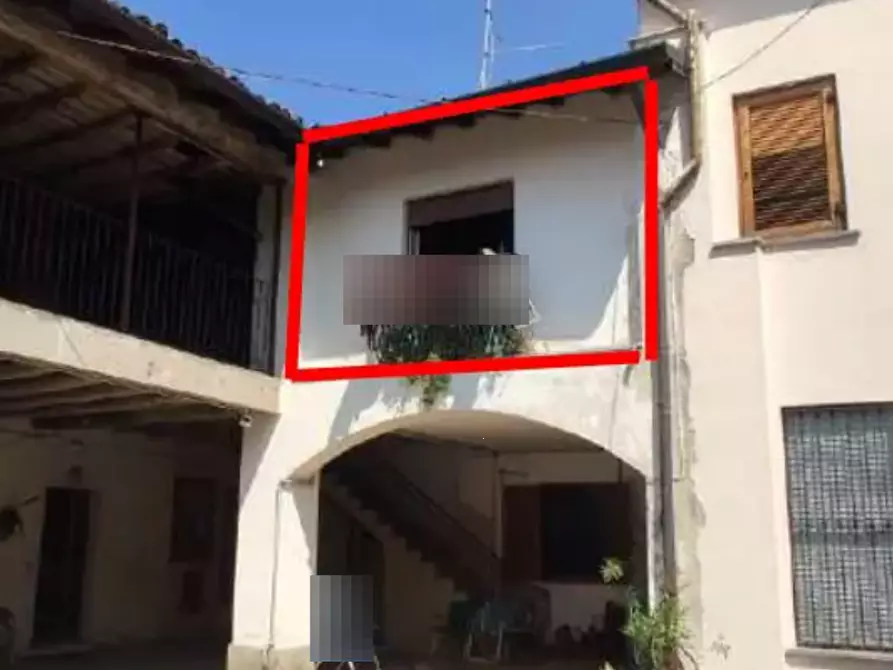 Immagine 2 di Appartamento in vendita  in Via Alessandro Volta  a Rovello Porro