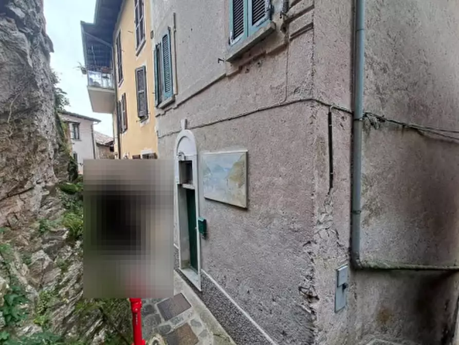 Immagine 1 di Porzione di casa in vendita  in Via Trebisonda a Valsolda