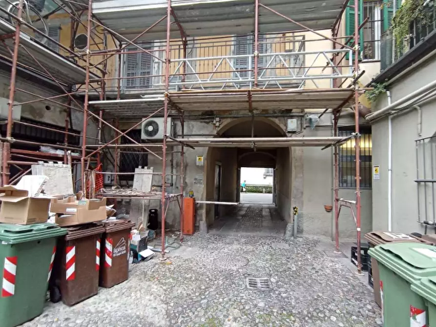 Immagine 3 di Negozio in vendita  in Via Alessandro Manzoni a Como