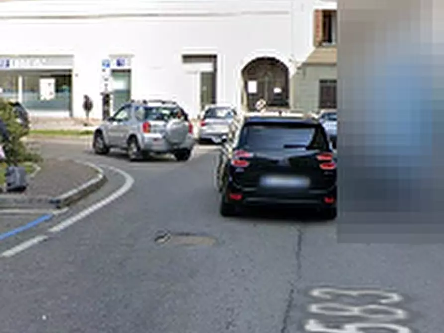 Immagine 8 di Negozio in vendita  in Via Alessandro Manzoni a Como