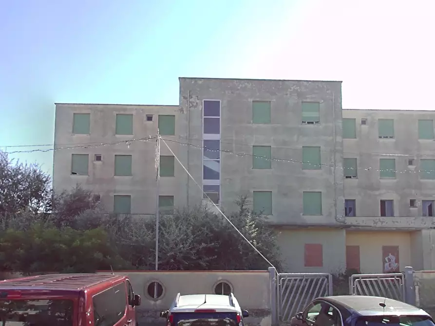Immagine 4 di Stabile in vendita  in Viale G. Carducci a Cesenatico