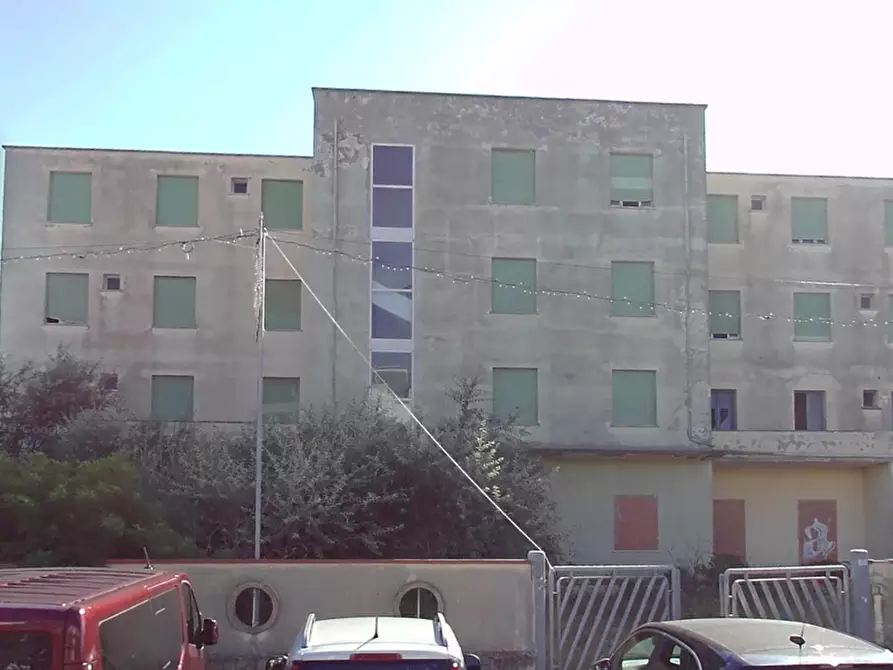 Immagine 5 di Stabile in vendita  in Viale G. Carducci a Cesenatico