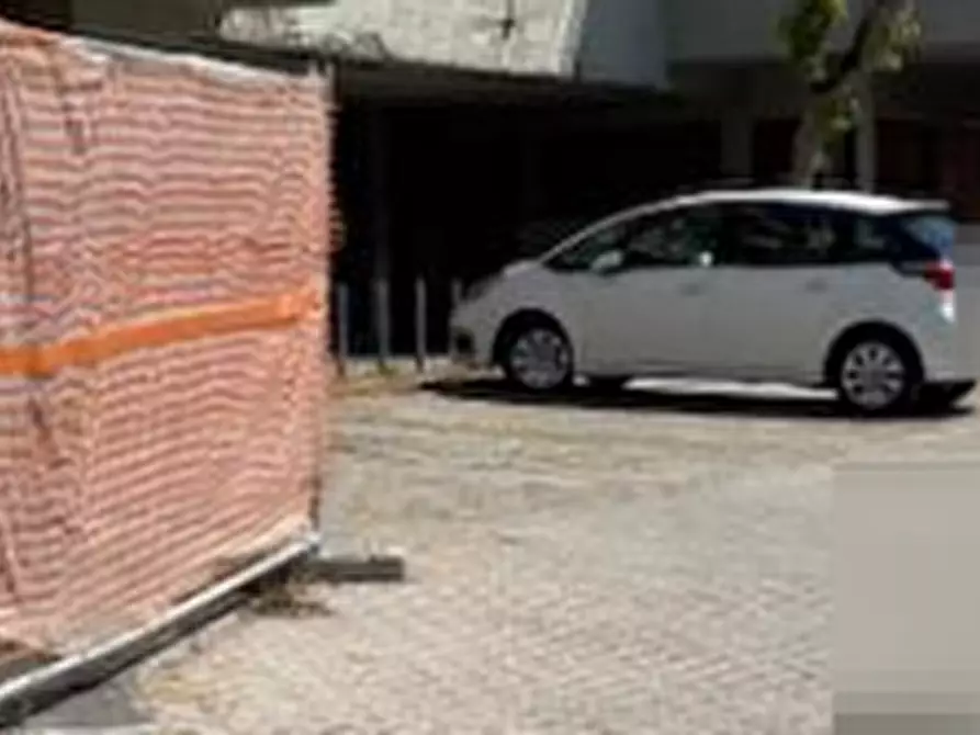 Immagine 5 di Posto auto in vendita  in Viale Leonardo da Vinci  a Ravenna