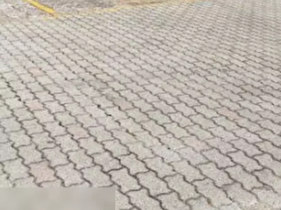 Immagine 12 di Posto auto in vendita  in Viale Leonardo da Vinci  a Ravenna