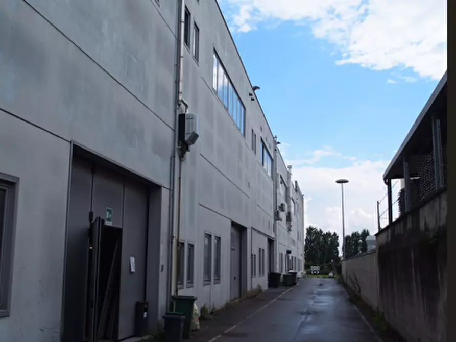 Immagine 1 di Capannone industriale in vendita  in Via Balilla a Romano Di Lombardia