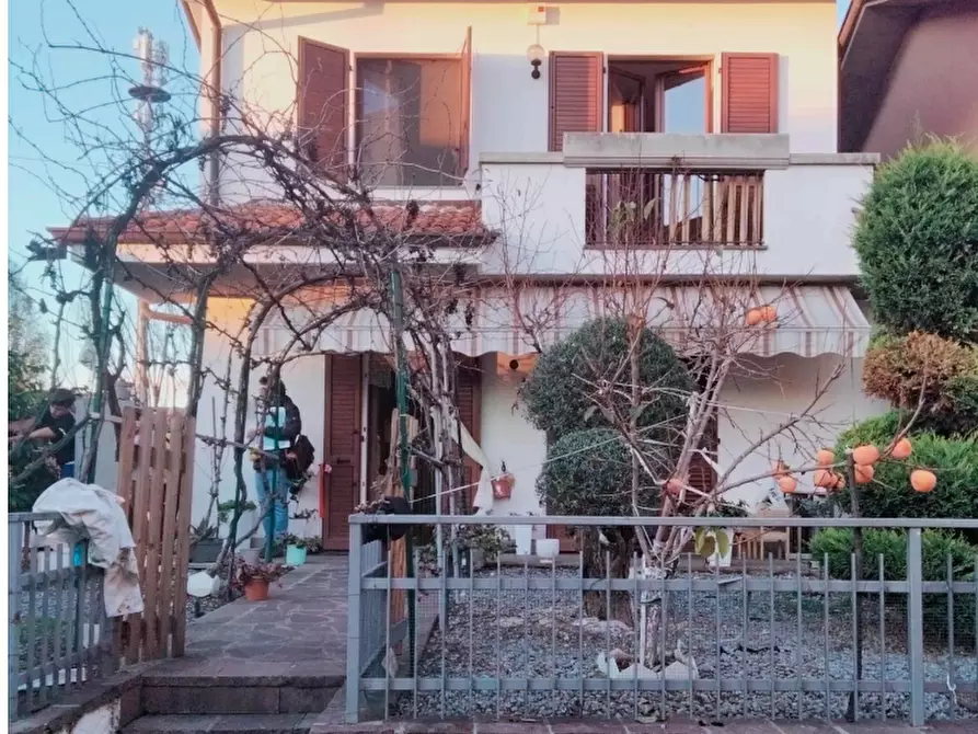 Immagine 1 di Villetta a schiera in vendita  in Via Papa Giovanni XXIII a Cologno Al Serio