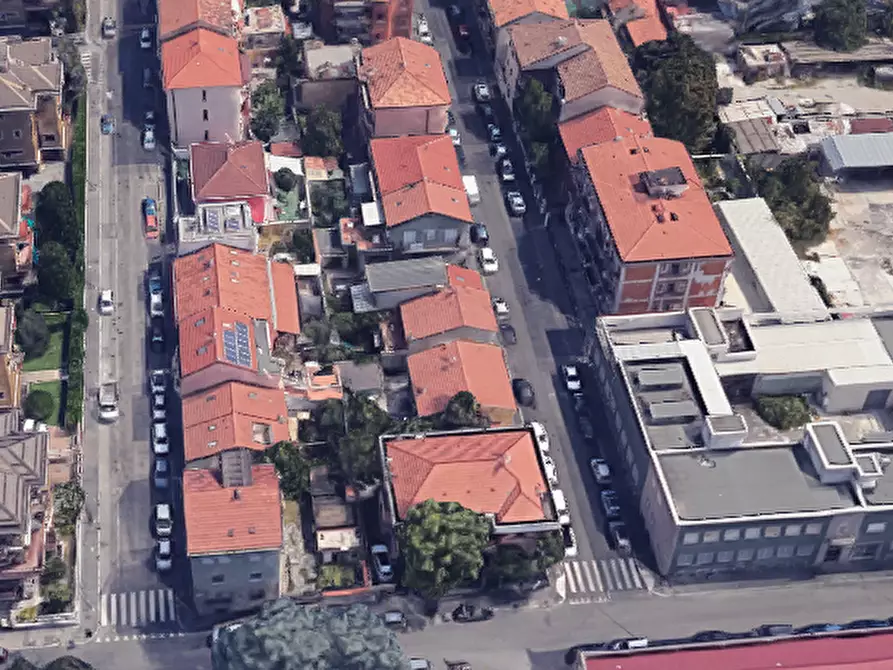 Immagine 13 di Appartamento in vendita  in Via Val di Non a Milano