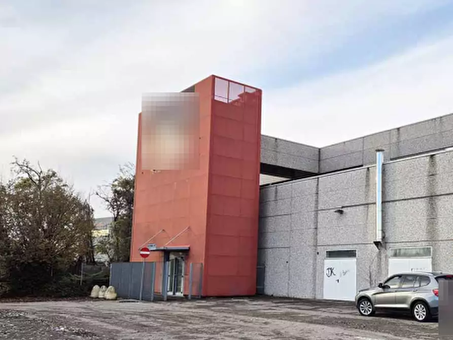 Immagine 1 di Laboratorio in vendita  in Via Cusago a Milano