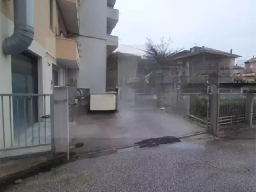 Immagine 3 di Laboratorio in vendita  in Via Caserta a Porto Sant'elpidio