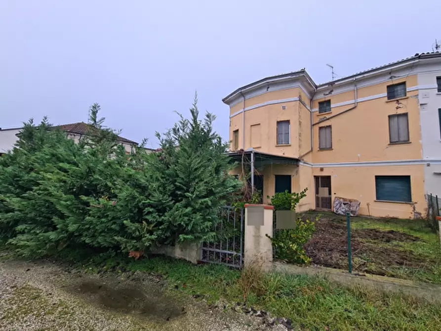 Immagine 2 di Laboratorio in vendita  in Via Matilde di Canossa  a Quistello