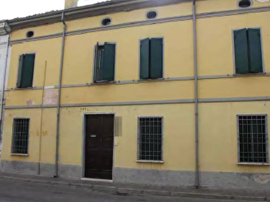 Immagine 1 di Stabile in vendita  in VIA GIUSEPPE MAZZINI a Viadana