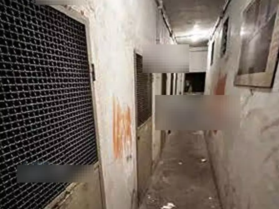 Immagine 1 di Magazzino in vendita  in Via dei Bonacolsi a Roma