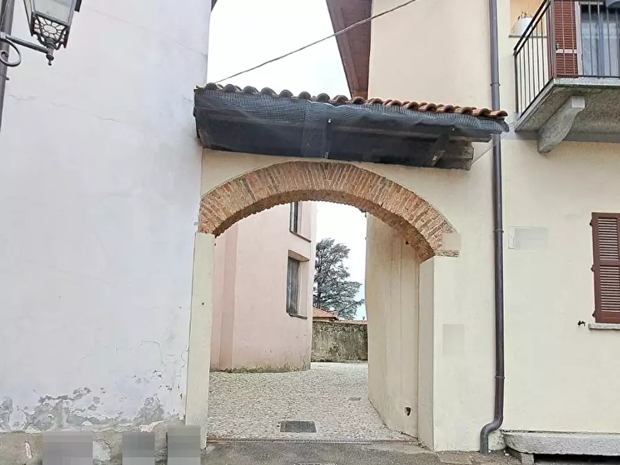 Immagine 5 di Posto auto in vendita  in Via IV Novembre a Galliate Lombardo