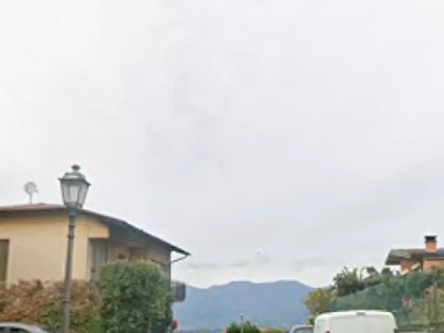 Immagine 6 di Posto auto in vendita  in Via IV Novembre a Galliate Lombardo