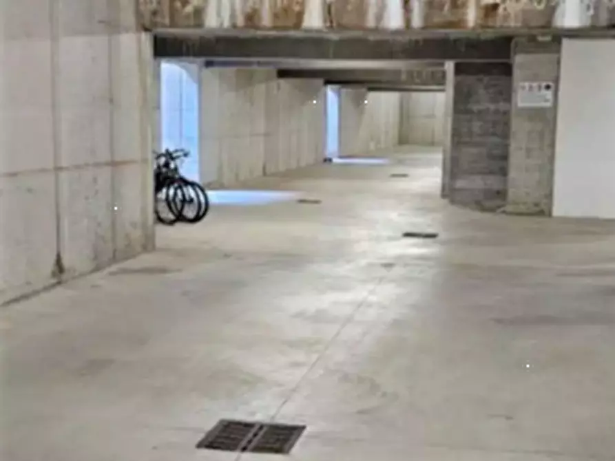Immagine 3 di Garage in vendita  in Via Alpi Carniche a Rivoli