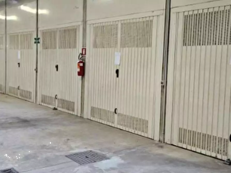 Immagine 1 di Garage in vendita  in Via Alpi Carniche a Rivoli