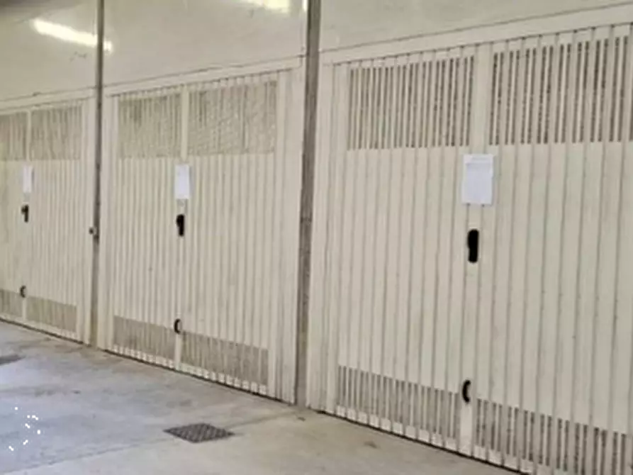 Immagine 2 di Garage in vendita  in Via Alpi Carniche a Rivoli