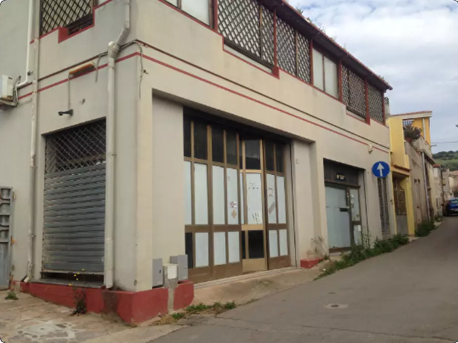 Immagine 1 di Negozio in vendita  in Via Manno a Sardara