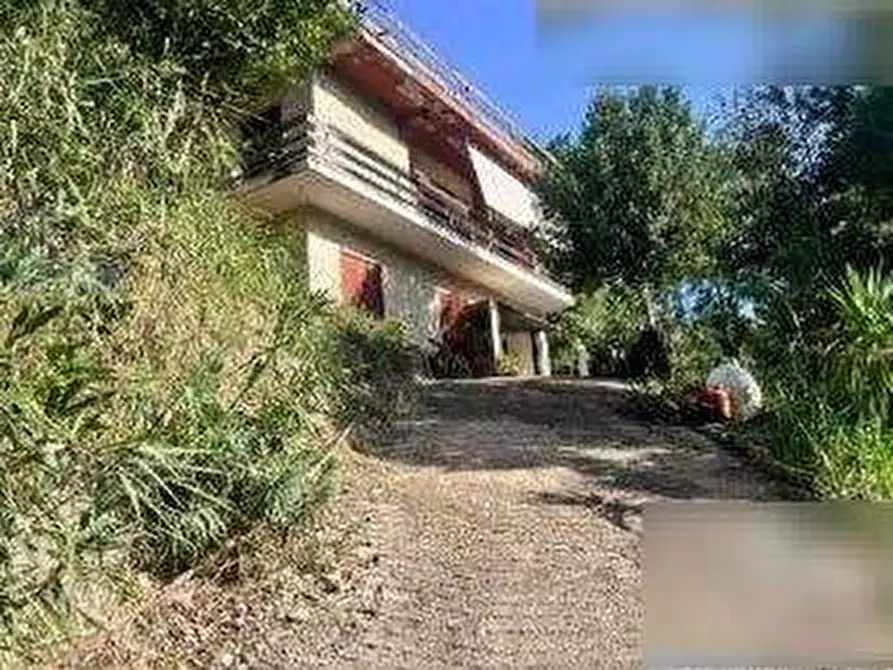 Immagine 1 di Villa in vendita  in Via Andromeda a Castelnuovo Di Porto