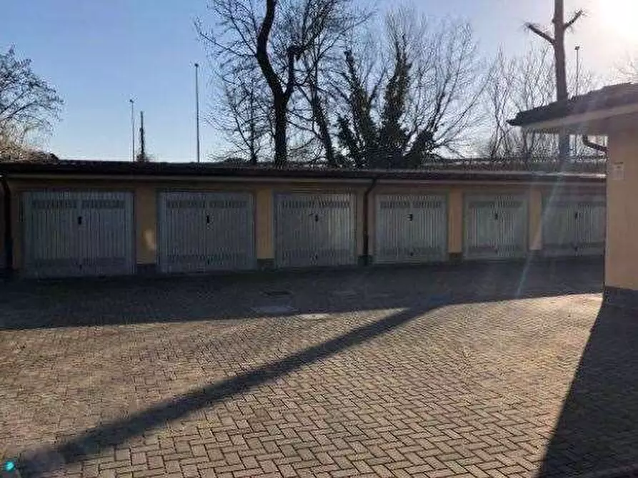 Immagine 1 di Garage in vendita  in via IV Novembre a San Rocco Al Porto