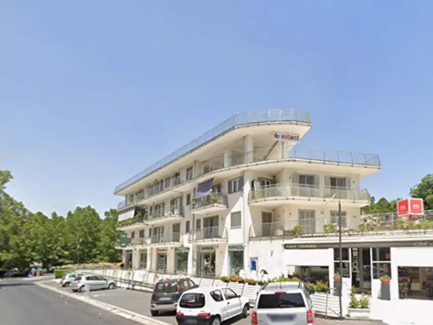 Immagine 4 di Negozio in vendita  in viale Ungheria a Zagarolo