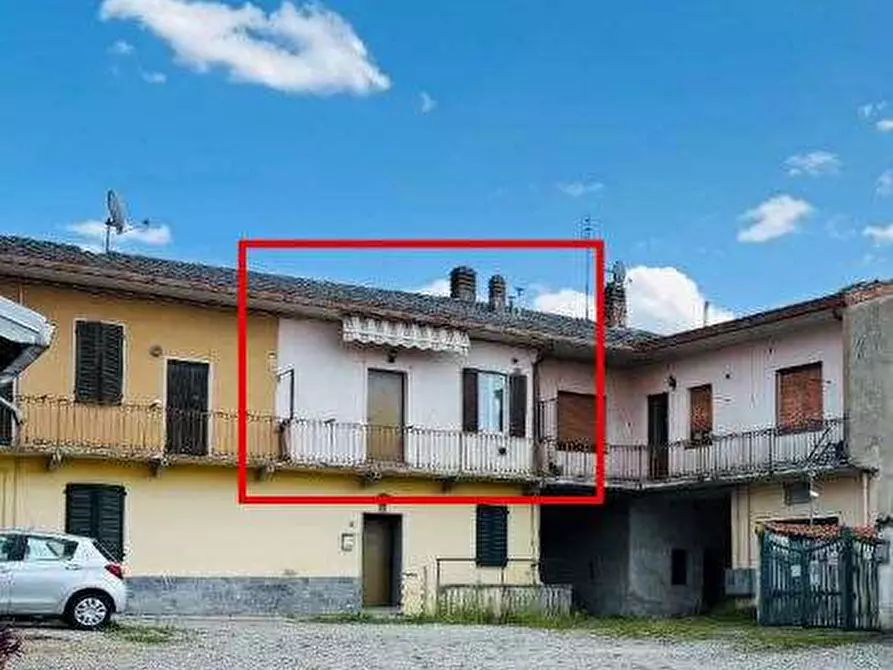 Immagine 1 di Appartamento in vendita  in Viale Bioso  a Vergiate