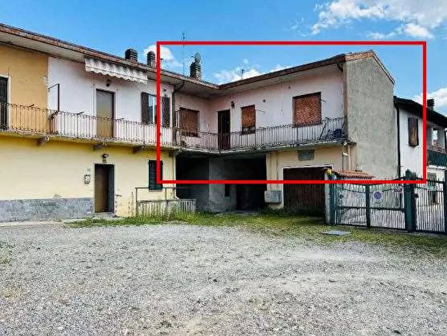 Immagine 6 di Appartamento in vendita  in Viale Bioso  a Vergiate