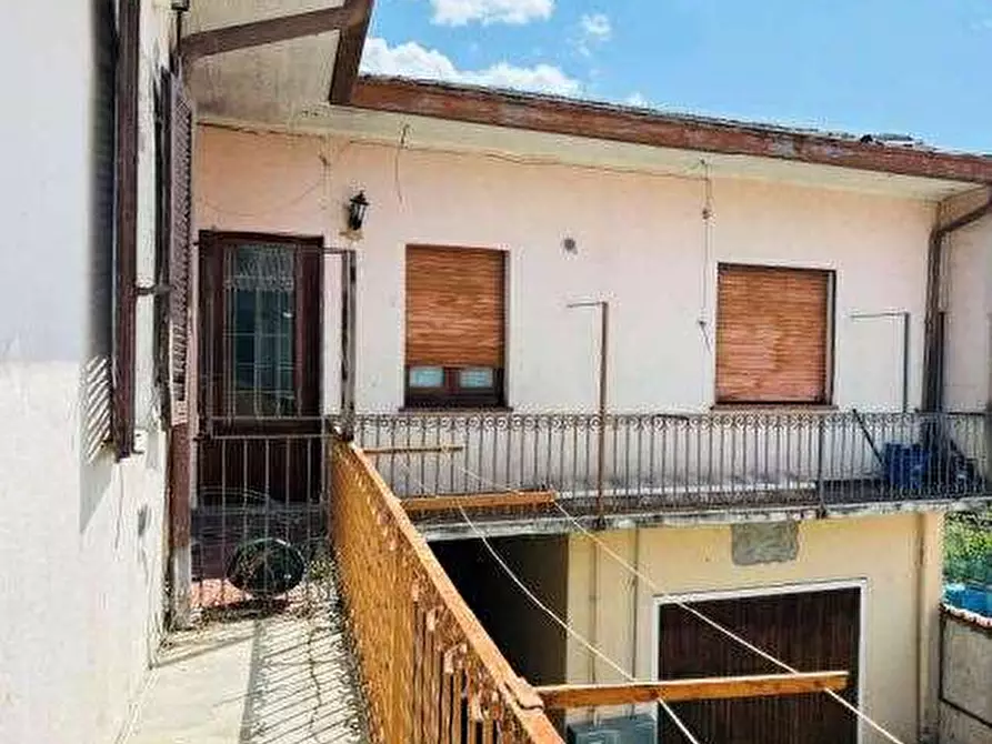 Immagine 7 di Appartamento in vendita  in Viale Bioso  a Vergiate