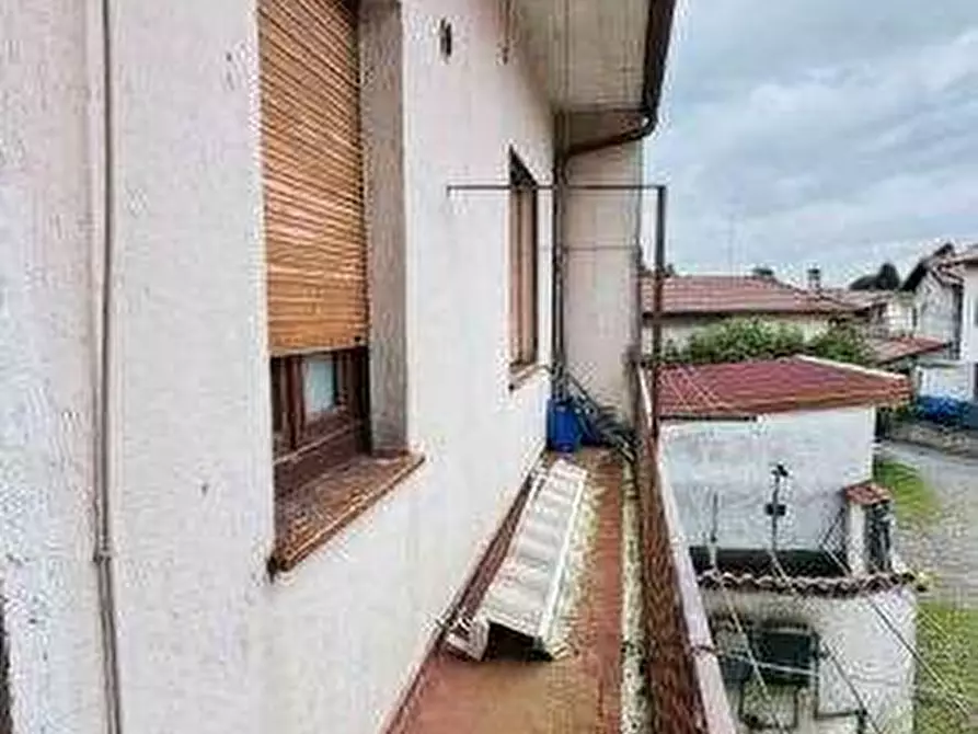 Immagine 11 di Appartamento in vendita  in Viale Bioso  a Vergiate