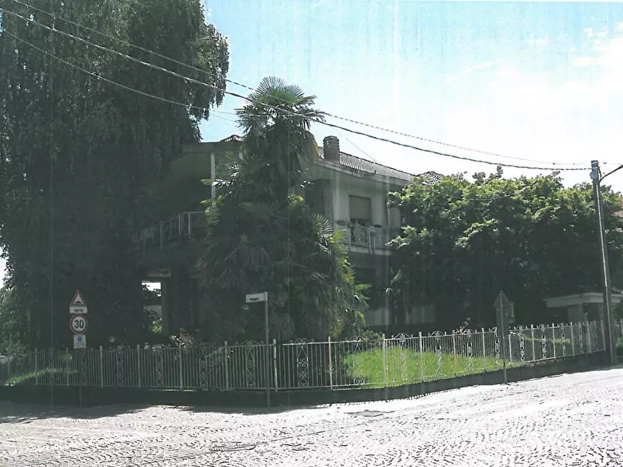 Immagine 2 di Appartamento in vendita  in Viale Cavaliere Giuseppe Copperi a Balangero